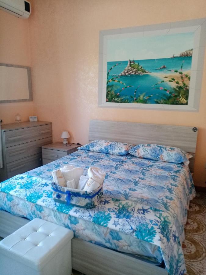 Beb I Delfini Di Casa Paola Bed & Breakfast Mascali Exterior photo