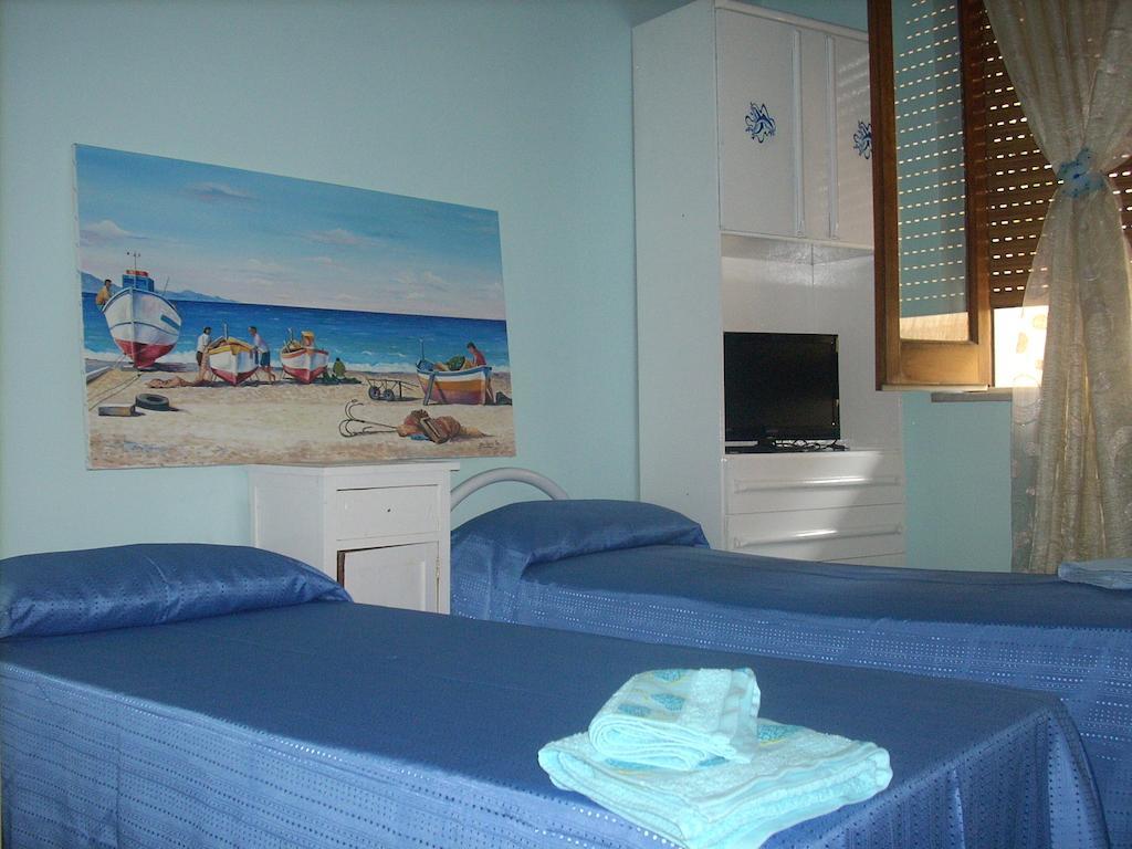 Beb I Delfini Di Casa Paola Bed & Breakfast Mascali Room photo