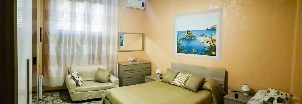 Beb I Delfini Di Casa Paola Bed & Breakfast Mascali Exterior photo