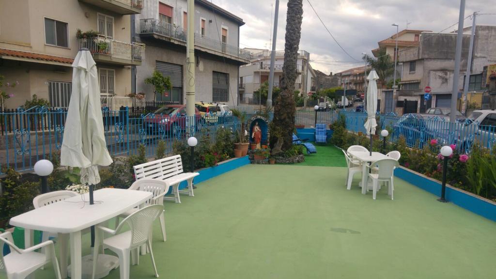 Beb I Delfini Di Casa Paola Bed & Breakfast Mascali Exterior photo